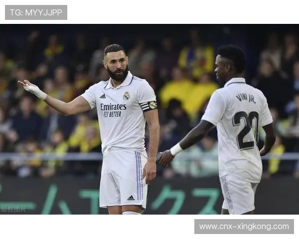 皇马获天助四比一大胜西甲第二巴萨惨遭两连败陷入危机