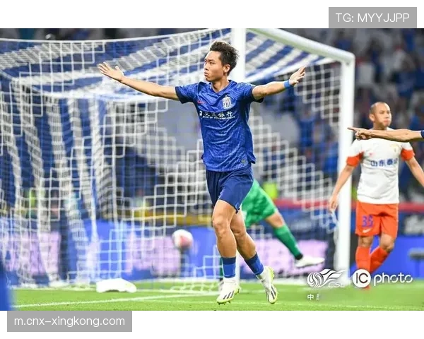 申花全力冲击冠军席位 球队士气高涨誓延续争冠希望